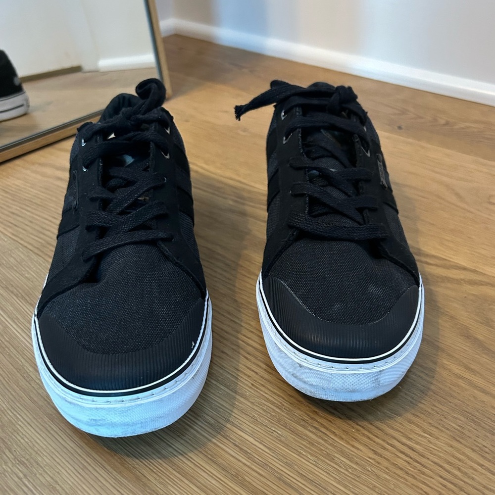 DZR Cove Sneaker - with hidden bike clip integration